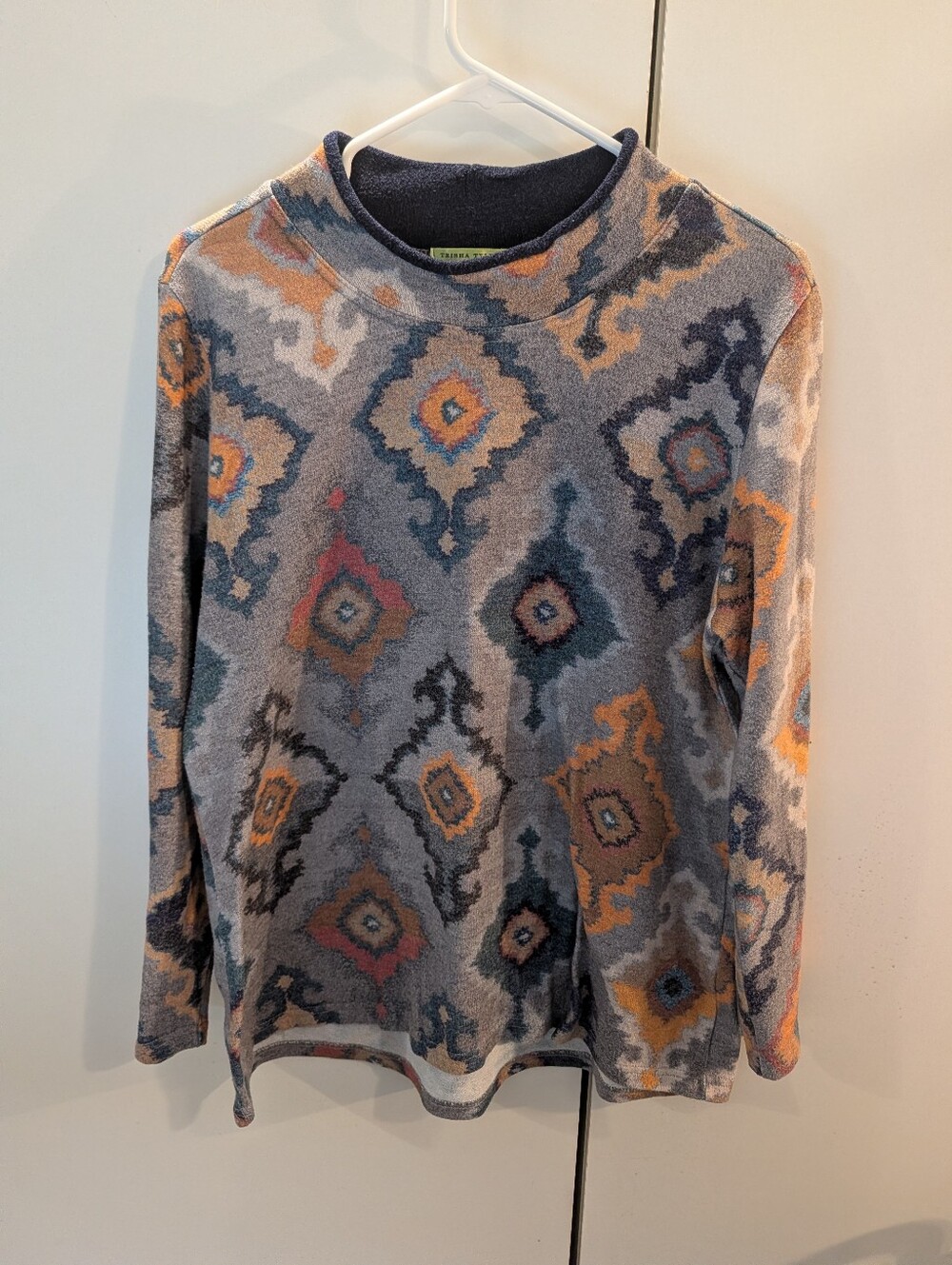 Trisha Tyler Woman's Large Cozy Patterned Long-Sleeve Sweater - Gray and Mustard